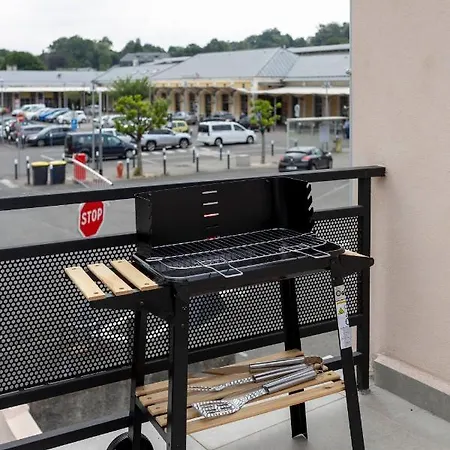Апартаменты Loc Trotteur Le Graphite T2 Grand Confort Terrasse Лурд